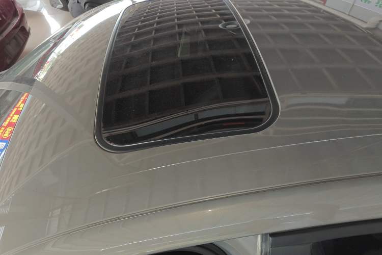 Used Ford Escort 2015 1.5L Automatic Fashion Model Roof