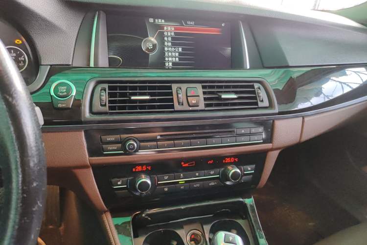 Used BMW 5 Series 2014 525Li Leading Model
