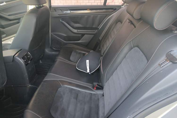 Used Volkswagen Sagitar 2017 230TSI Automatic Luxury Edition