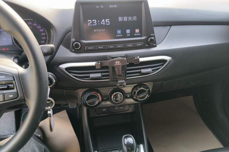 Used Hyundai Celesta 2017 1.6L Automatic Enjoyment Version GLS
