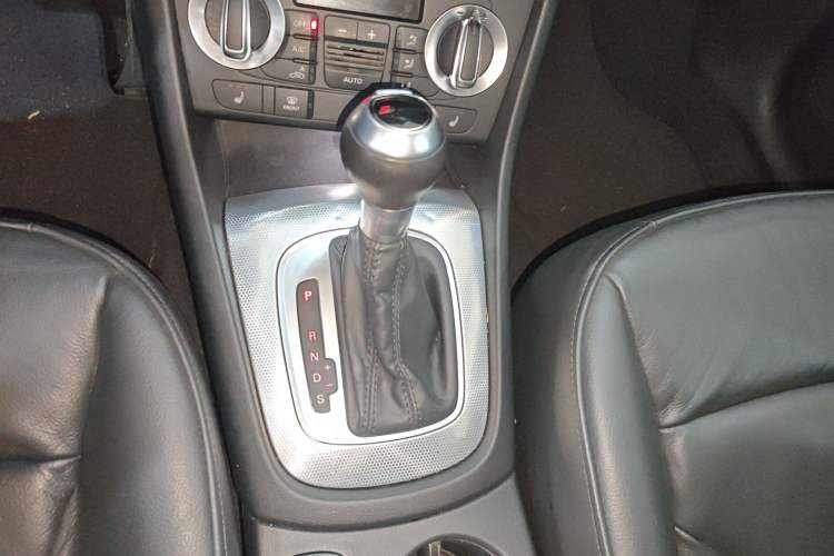 Used Audi Q3 2015 35 TFSI quattro Technology Edition Gear Lever