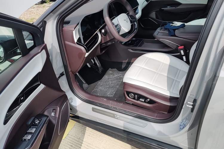 Used Hongqi EH7 2024 690 Pro Driver Seat