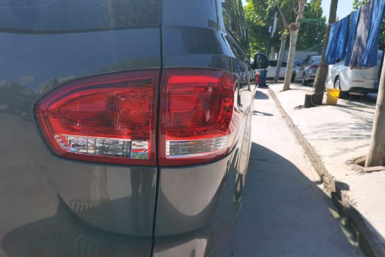 Used SAIC MAXUS G10 2016 2.0T Automatic Luxury Edition