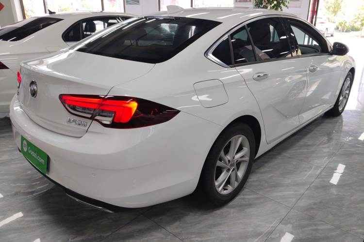 Used Buick Regal 2020 552T Luxury Version Rear Right 45 Deg