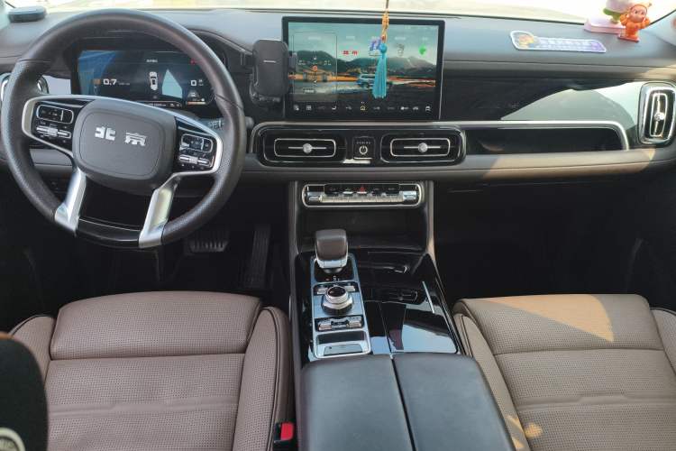 Used BAIC Off-Road BJ60 2022 2.0T Version 11 Five Seats Center Console