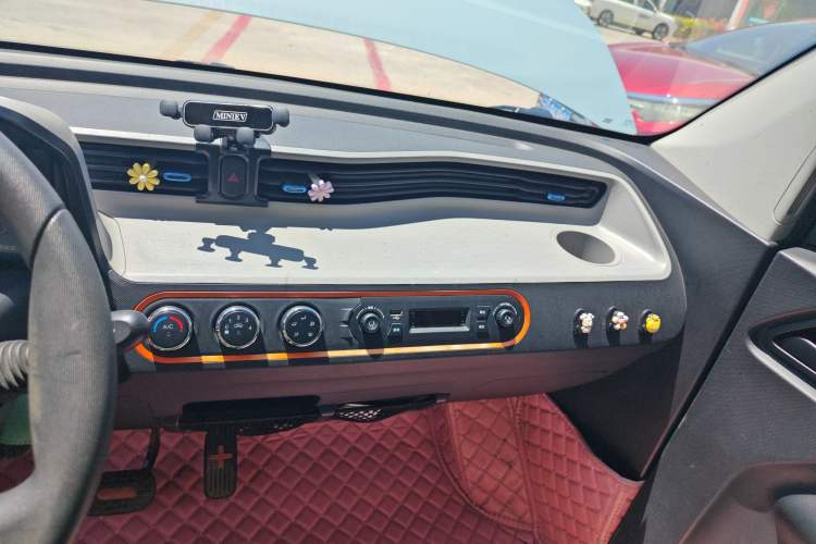 Used Wuling Hongguang MINIEV 2020 Enjoy Edition Lithium-Ion Battery Center Console