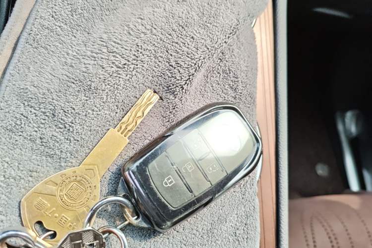 Used Toyota SIENNA 2024 2.5L Hybrid Comfort Edition Vehicle Key