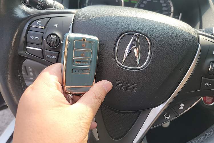 Used Acura TLX-L 2018 2.4L Deluxe Edition Vehicle Key