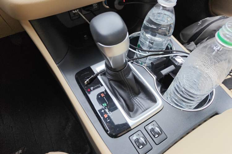 Used Toyota Highlander 2018 2.0T Four-Wheel Drive Luxury Edition 7 Seats China V Emission Standard