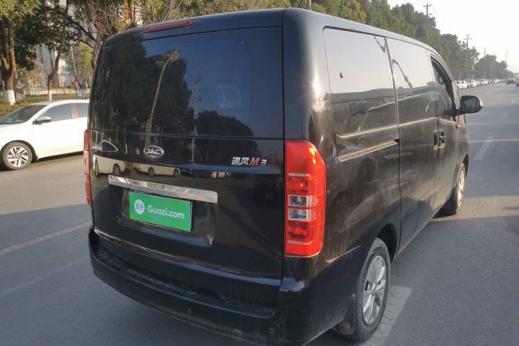 Used JAC Refine M3 2022 1.8L 7-seat Standard Edition
