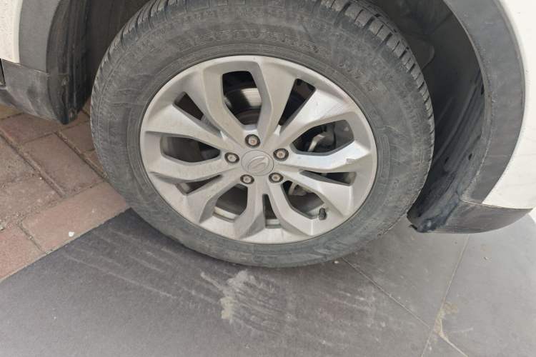 Used GAC Trumpchi GS3 2017 150N Automatic Elite Edition Right Front Wheel Hub