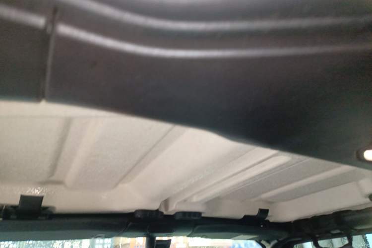 Used Jeep Wrangler 2019 2.0T Sahara Four-Door Version China VI Emission Standard Headliner