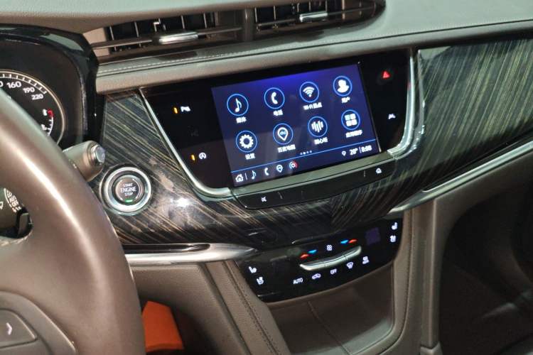 Used Cadillac XT6 2022 2.0T Six-Seater Four-Wheel-Drive Luxury Standard Edition Audio And AC Panel