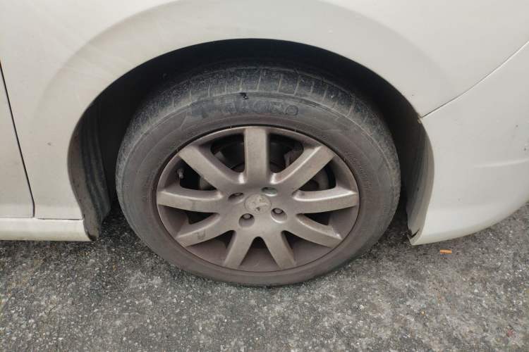 Used Peugeot 308 2014 Enjoy Edition Classic 1.6L Automatic Premium Model Right Front Wheel Hub