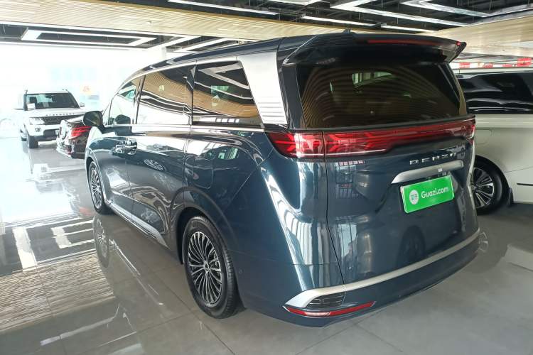 Used Denza D9 2022 DM-i 970 Four-Wheel Drive Flagship Model
