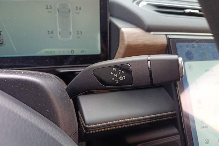 Used XPeng P5 2023 Smart Drive Edition Gear Lever