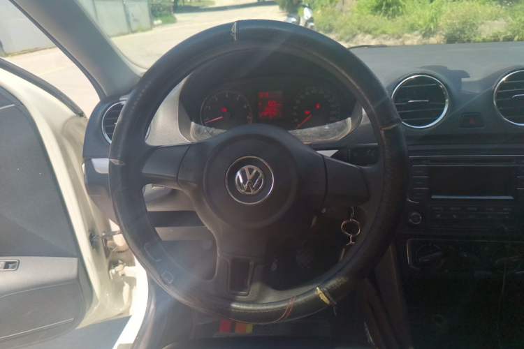 Used Volkswagen Jetta 2015 1.6L Manual Comfort Model
