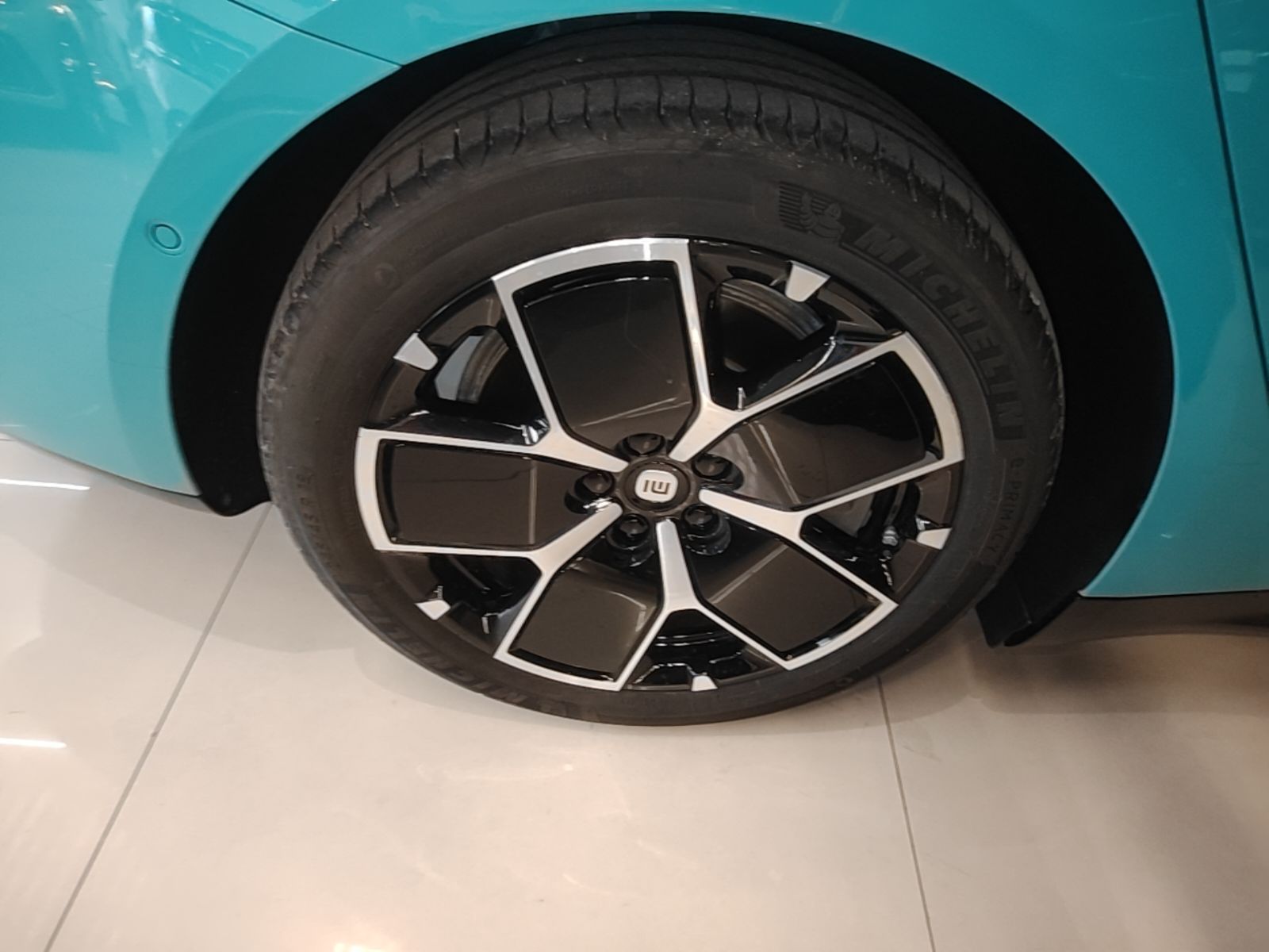Xiaomi Auto SU7 2024 Rear-Drive Ultra-Long Range Advanced Pro-Level Intelligent Driving Version — снимка 11