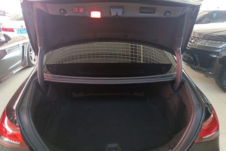 Used Mercedes-Benz E-Class 2018 Facelift E 200 L Trunk