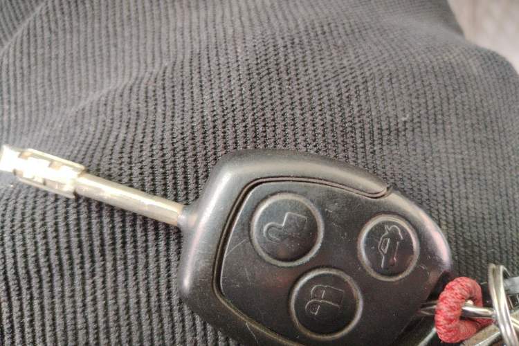 Used Ford Transit Custom 2016 2.2T Short-Wheelbase 6-Seater Mid-Roof Multi-Purpose Vehicle