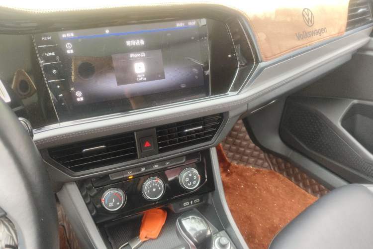 Used Volkswagen Sagitar 2022 280TSI DSG Excellence Edition Audio And AC Panel