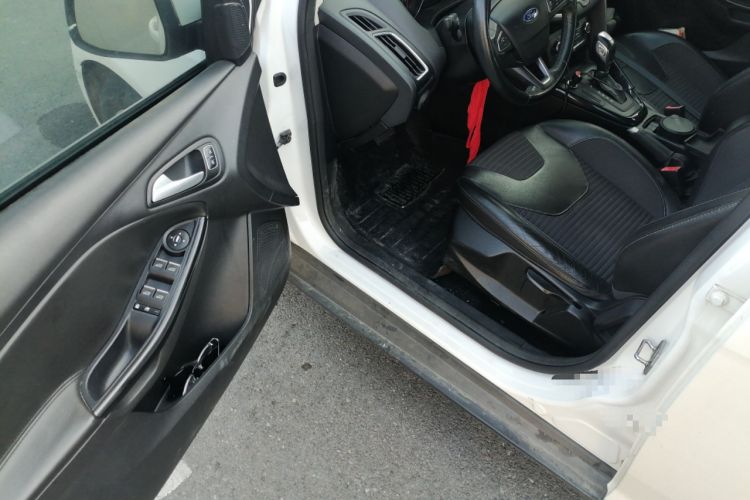 Used Ford Focus 2015 Sedan 1.6L Automatic Trend Model
