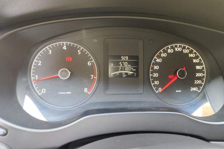 Used Volkswagen Sagitar 2014 1.6L Manual Comfort Model Instrument Cluster