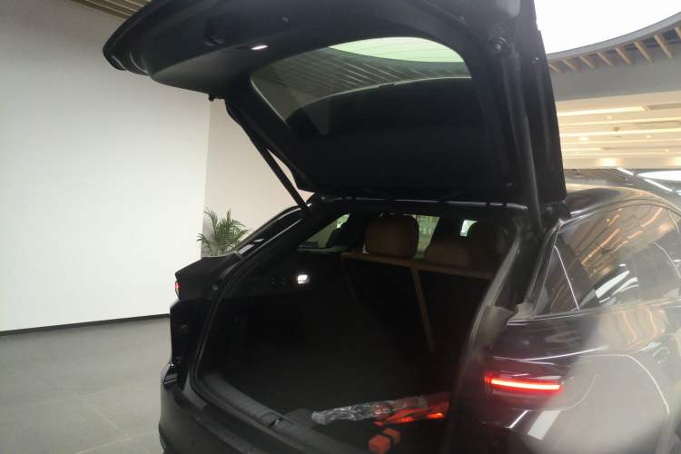 Used Li Auto i6 2025 Model Two-Wheel-Drive Standard Type