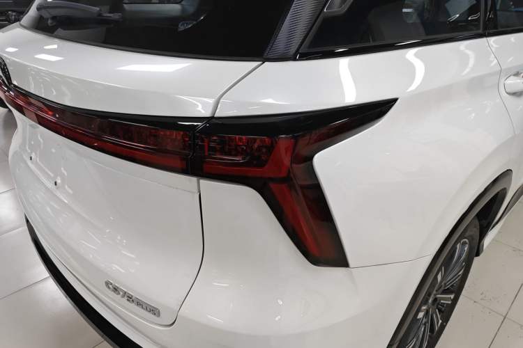 Used CHANGAN CS75 PLUS 2026 Model, Smart Champion Edition 1.5T New Blue Whale Smart Navigation Version Right Rear Taillight
