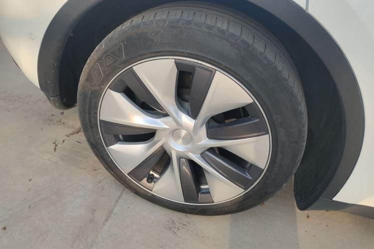 Used Tesla Model Y 2022 Revised Version Rear-Wheel Drive Right Rear Wheel Hub