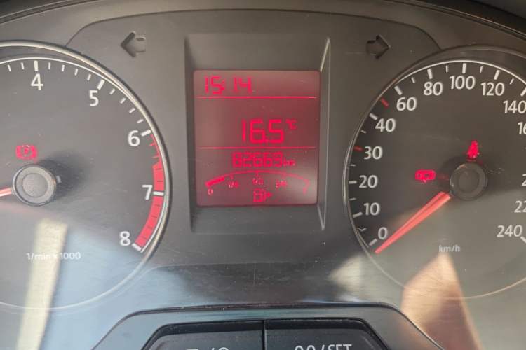 Used Volkswagen Santana 2013 1.4L Manual Fashion Edition Odometer Close Up