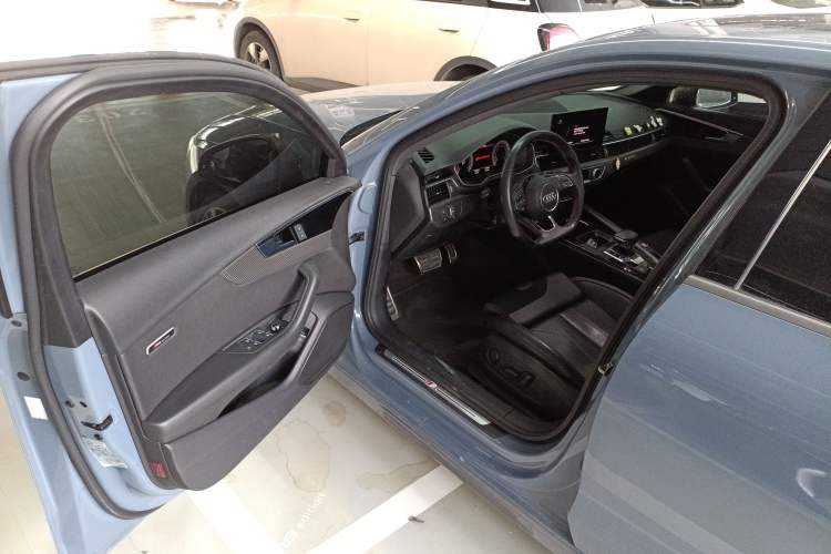 Used Audi A4L 2022 40 TFSI quattro RS Performance Package
