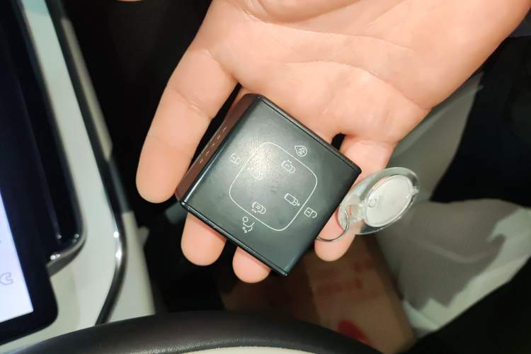 Used Volvo EM90 2025 Ultra Six-Seater
