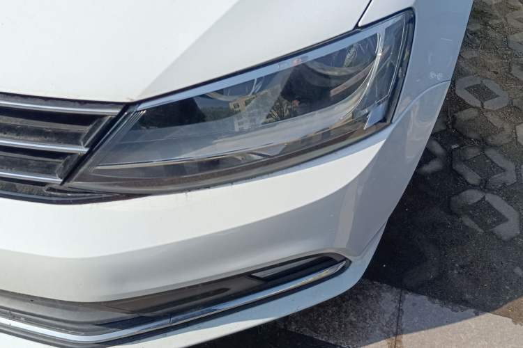 Used Volkswagen Sagitar 2017 1.6L Automatic Comfort Model Left Front Headlight