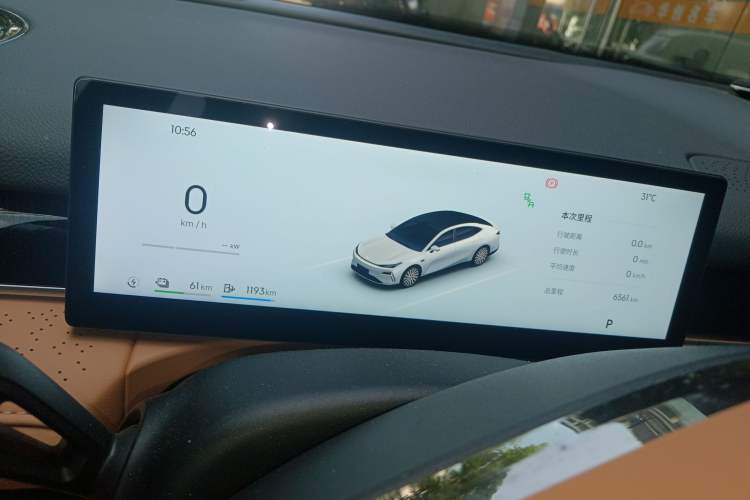 Used Geely Galaxy Galaxy 8 2025 130km EM-i Deluxe Edition
