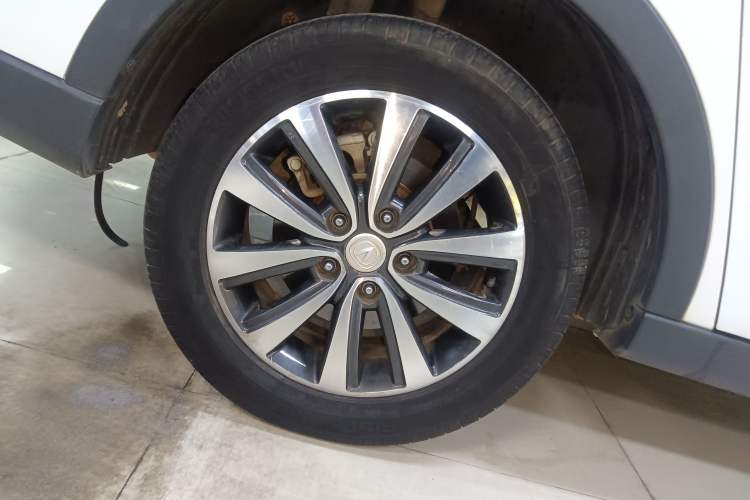 Used Changan Lingxuan 2017 1.5T Manual Joyful & Happy Model
