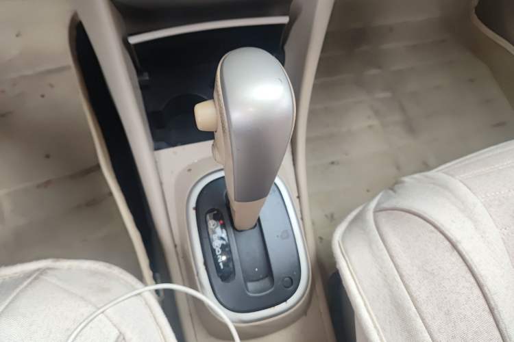 Used Nissan Sylphy 2016 Classic 1.6XE Automatic Comfort Edition Gear Lever