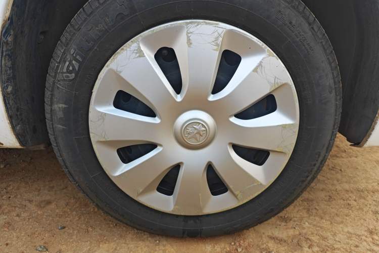 Used Venucia R30 2014 1.2L Manual Enjoyment Edition