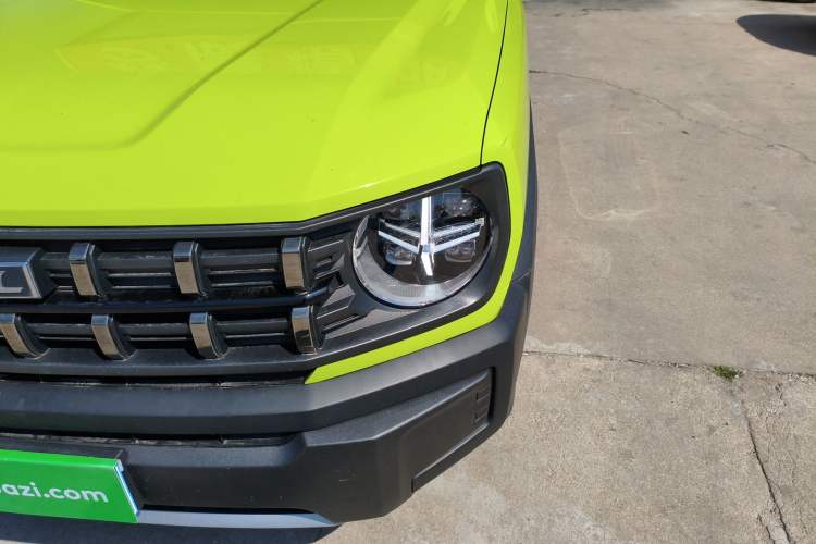 Used Haval X DOG 2022 1.5T DCT Two-Wheel Drive Trendy Edition Left Front Headlight