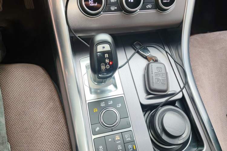 Used Land Rover Range Sport 2016 3.0 SC V6 HSE Gear Lever