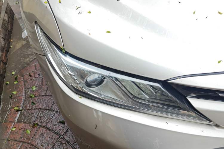 Used Toyota Camry 2018 2.5G Luxury Edition Right Front Headlight