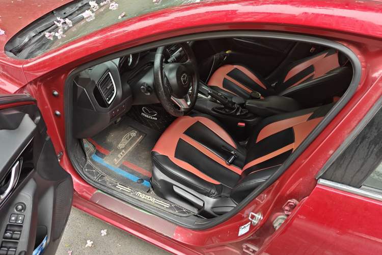 Used Mazda 3 Axela 2016 Sedan 1.5L Automatic Comfort Model Driver Seat