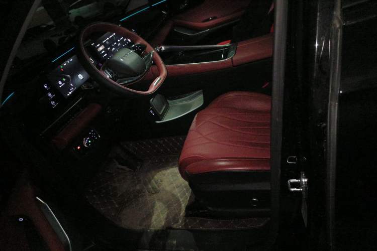 Used EXEED Stellar 2023 400T Two-Wheel Drive Comfort Flyfish Edition
