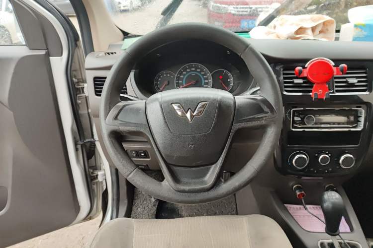 Used Wuling Rongguang V 2018 1.5L Standard Version Steering Wheel