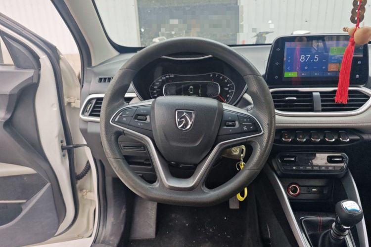 Used Baojun 510 2017 1.5L Manual Fashion Model Steering Wheel