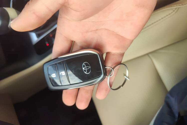 Used Toyota Highlander 2018 2.0T Four-Wheel Drive Luxury Version 7 Seats China VI Standard
