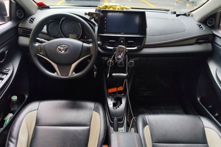 Used Toyota Vios 2021 1.5L CVT Innovation Edition Center Console