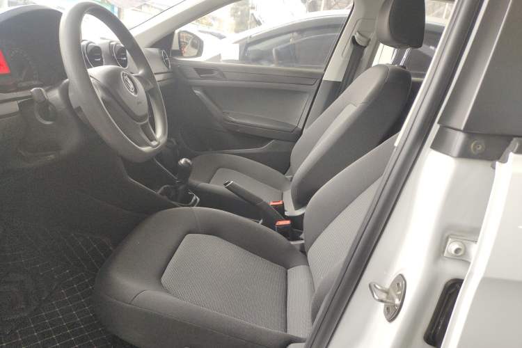 Used Volkswagen Jetta 2017 1.4L Manual Fashion Edition
