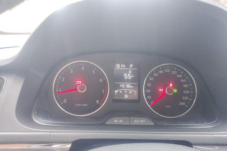 Used Volkswagen Cross Lavida 2014 1.4TSI DSG
