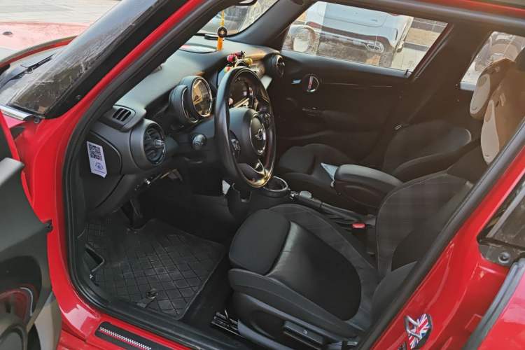 Used MINI 2016 2.0T COOPER S Performance Edition Five-Door Version Left Front Seat